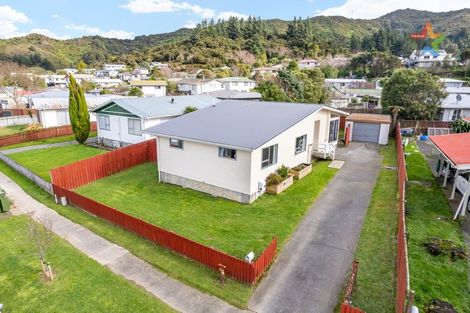 Photo of property in 303 Wellington Road, Wainuiomata, Lower Hutt, 5014