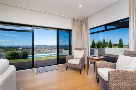 Photo of property in 124 Puketapu Road, Taradale, Napier, 4112