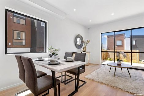 Photo of property in 3/62 Highland Drive, Highland Park, Auckland, 2010