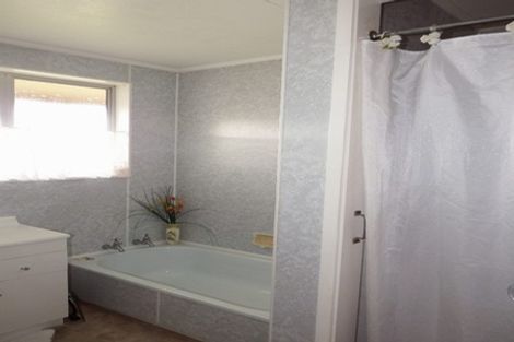 Photo of property in 25 Barton Street, Marton, 4710