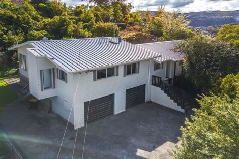 Photo of property in 5 Julia Place, Tawa, Wellington, 5028