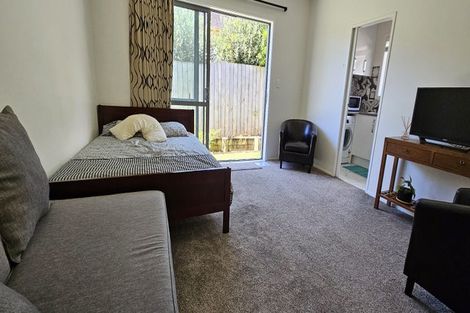 Photo of property in 30 Salamanca Road, Sunnynook, Auckland, 0620