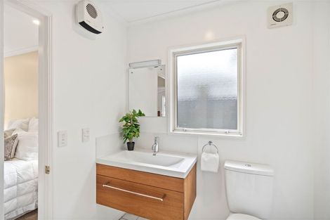 Photo of property in 43 Memorial Avenue, Ilam, Christchurch, 8053