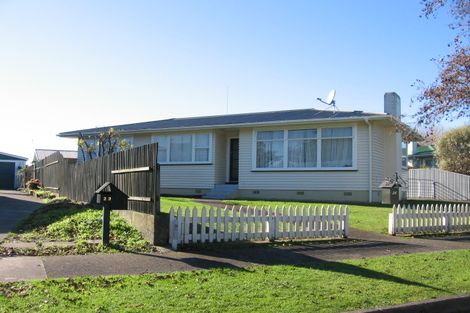 Photo of property in 25 Catlins Crescent, Milson, Palmerston North, 4414