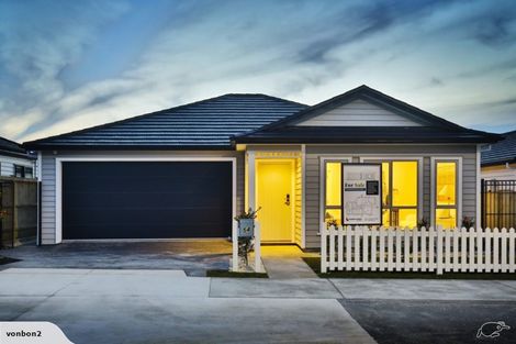 Photo of property in 54 Schoolside Road, Kumeu, 0810