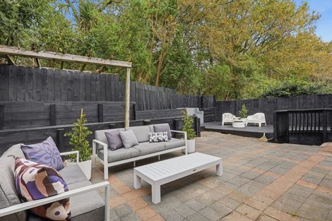 Photo of property in 2/12 Mahuta Grove, Northcote, Auckland, 0627