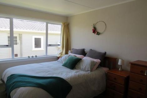 Photo of property in 62 Awanui Street, Merrilands, New Plymouth, 4312