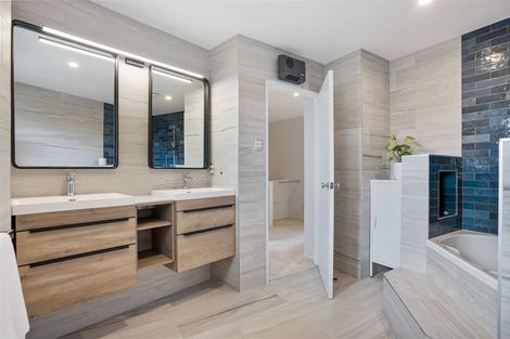 Photo of property in 2/2 Armoy Drive, East Tamaki, Auckland, 2016