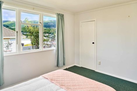 Photo of property in 83 Bell Street, Tawa, Wellington, 5028