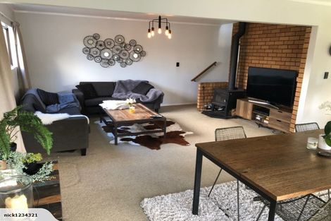 Photo of property in 2 Millen Place, Clarks Beach, 2122