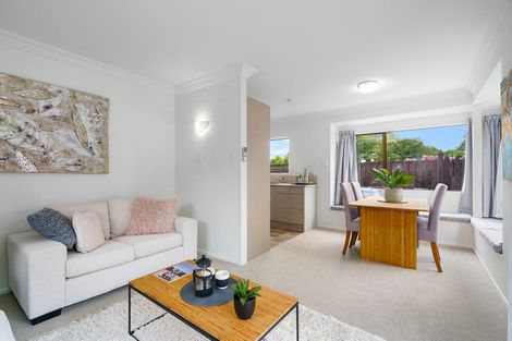 Photo of property in 2/64 Hamilton Road, Cambridge, 3434