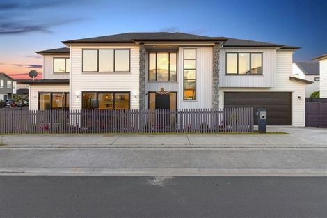 Photo of property in 1 Toanui Road, Hobsonville, Auckland, 0616