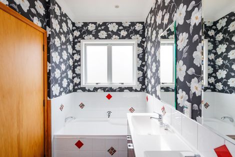 Photo of property in 21 Alan Street, Palmerston North, 4414