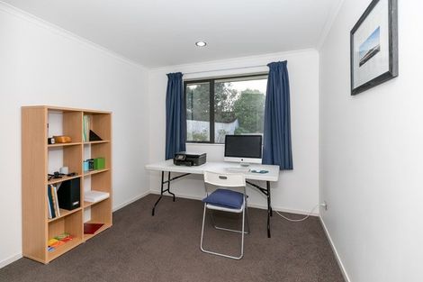 Photo of property in 17 Te Ironui Place, Huntington, Hamilton, 3210