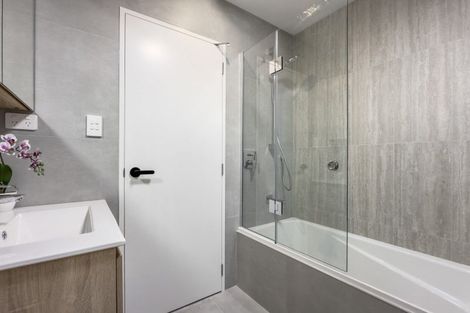 Photo of property in 2/1 Egremont Street, Belmont, Auckland, 0622