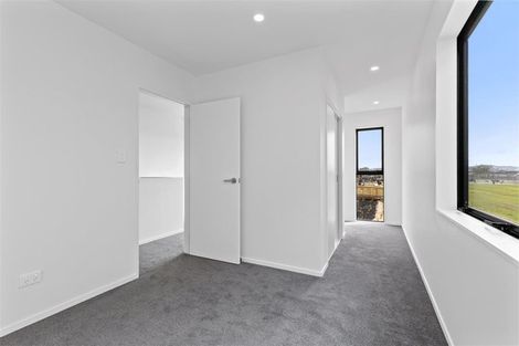 Photo of property in 47 Whare Kauri Road, Papakura, 2110