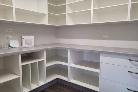 Photo of property in 2 James Kidd Place, Greytown, 5712