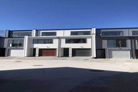 Photo of property in 14 Ingham Court, Fairview Heights, Auckland, 0632