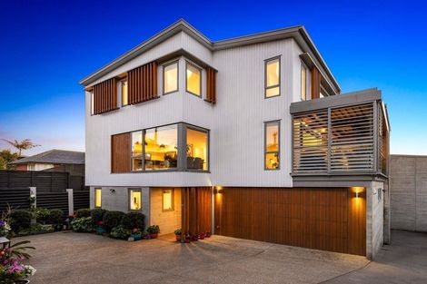 Photo of property in 1 Newhaven Terrace, Mairangi Bay, Auckland, 0630