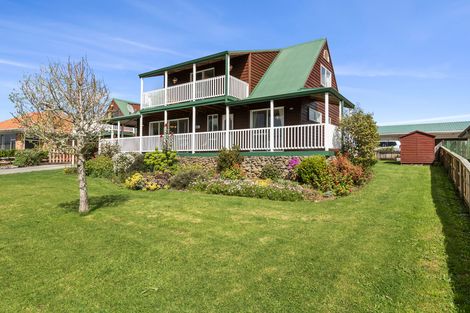 Photo of property in 7 Puriri Street, Raglan, 3225
