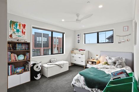 Photo of property in 6 Honowai Street, Kumeu, 0810