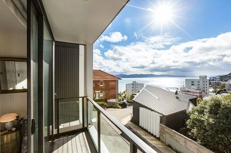 Photo of property in 1/18 Oriental Terrace, Oriental Bay, Wellington, 6011