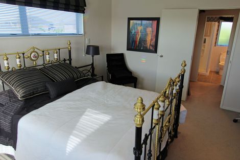 Photo of property in 44 Aberdeen Crescent, Wattle Downs, Auckland, 2103