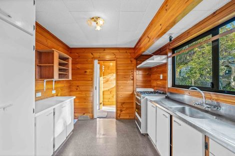 Photo of property in 1/29 Beaubank Road, Kelston, Auckland, 0602