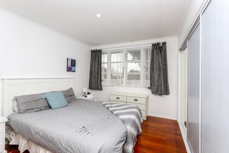 Photo of property in 43 Woodleigh Street, Frankleigh Park, New Plymouth, 4310