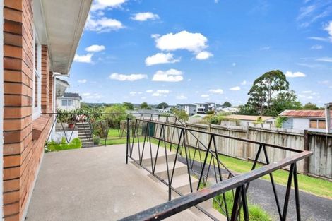 Photo of property in 2/16 Blacklock Avenue, Henderson, Auckland, 0612