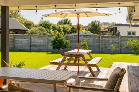 Photo of property in 44 Longreach Drive, Cooks Beach, Whitianga, 3591