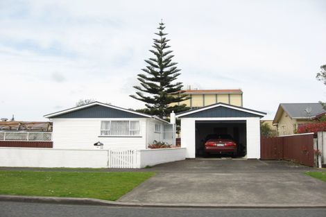 Photo of property in 15b Kahikatea Street, Inglewood, 4330
