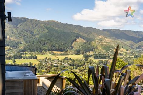 Photo of property in 13 Mount Marua Way, Timberlea, Upper Hutt, 5018