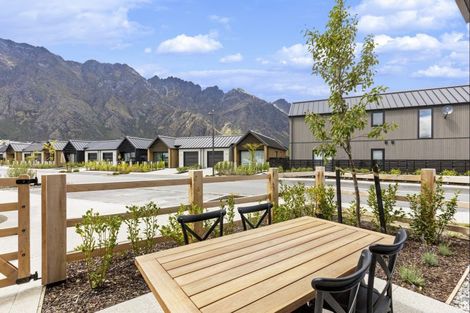 Photo of property in 2 Mcgibbon Lane, Jacks Point, 9371