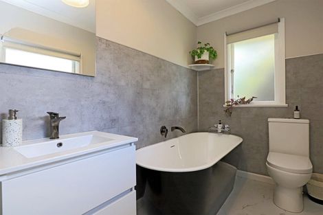 Photo of property in 8 Neeve Place, Taradale, Napier, 4112