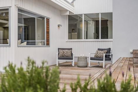 Photo of property in 16 Prestige Place, Castor Bay, Auckland, 0620