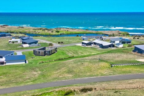 Photo of property in 19 Waipipi Road, Waverley, 4591