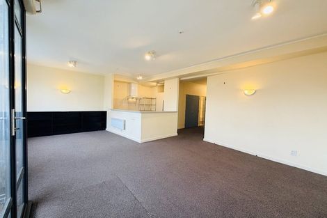 Photo of property in 17 Kent Terrace - Kent Apartments, 3e/16 Kent Terrace, Mount Victoria, Wellington, 6011