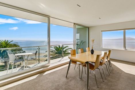 Photo of property in Seaview Apartments, 13/64 Milford Road, Milford, Auckland, 0620