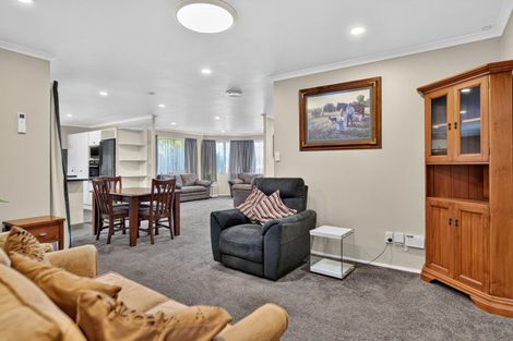 Photo of property in 35 Nottingham Drive, Hamilton East, Hamilton, 3216
