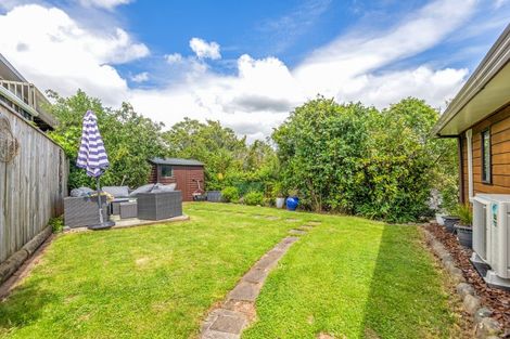 Photo of property in 1 Springdale Grove, Fitzherbert, Palmerston North, 4410