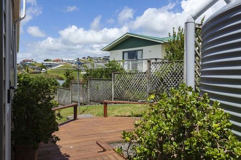 Photo of property in 1 Pohutukawa Drive, Cable Bay, 0420