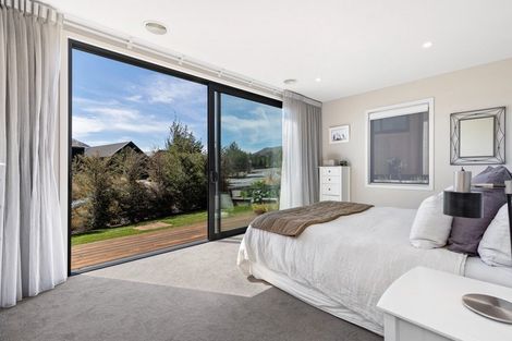 Photo of property in 5 Kerrera Lane, Jacks Point, Queenstown, 9371