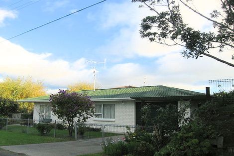 Photo of property in 2 Te Uruhi Grove, Paraparaumu, 5032