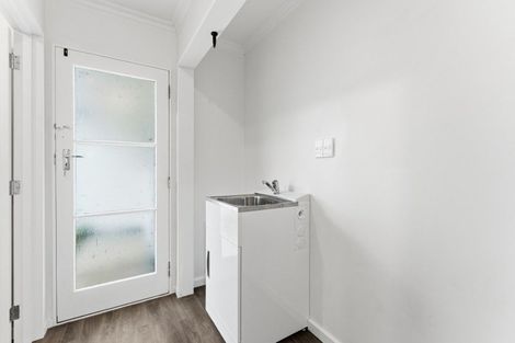 Photo of property in 6a Peakes Road, Saint Johns Hill, Whanganui, 4501