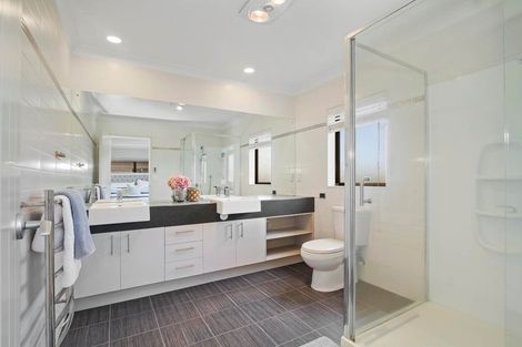 Photo of property in 9 Wye Oak Drive, Schnapper Rock, Auckland, 0632