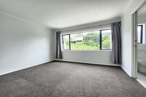 Photo of property in 28a Redwood Avenue, Tawa, Wellington, 5028