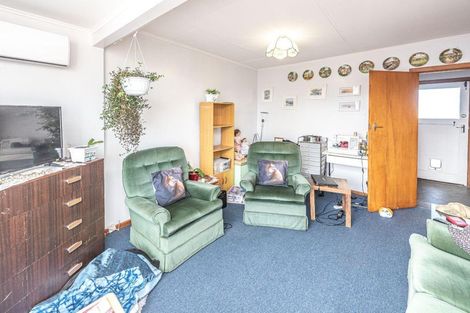 Photo of property in 1 Kupe Place, Castlecliff, Whanganui, 4501