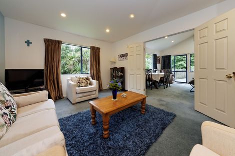 Photo of property in 35 Chamari Close, Titirangi, Auckland, 0604