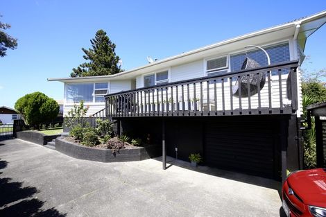 Photo of property in 54 Helena Street, Massey, Auckland, 0614